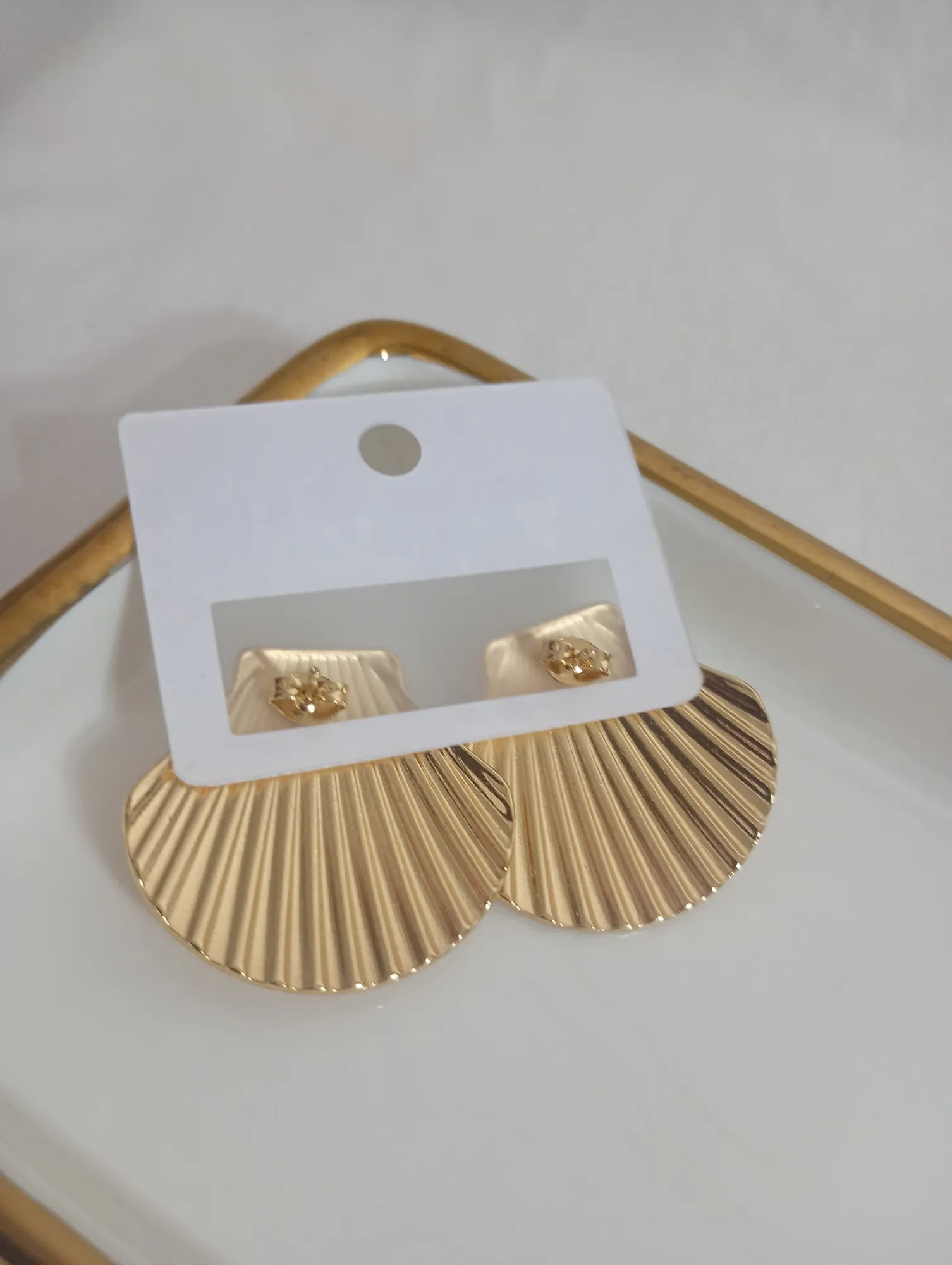 Brinco concha dourado — foto 2