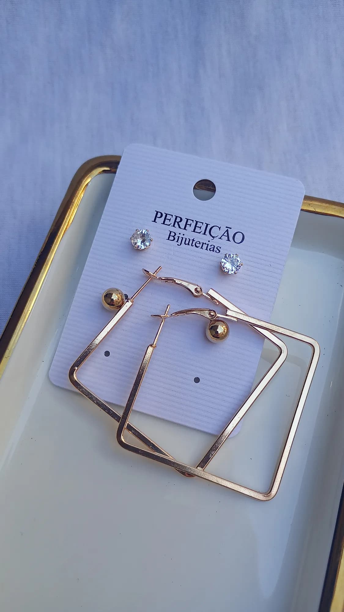 Kit brincos quadrado dourado — foto 3